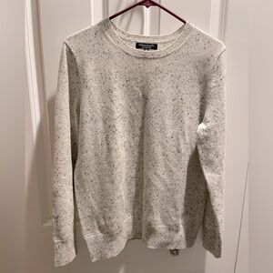 Banana Republic 100% Cashmere Sweater. Light gray with black flecks. Size M.